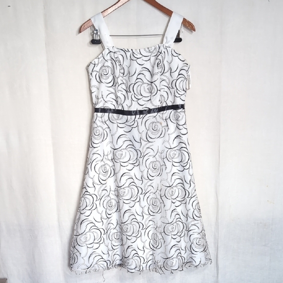 David's Bridal White and Black Floral Corset Back Midi Prom Dress Size 10 - Picture 1 of 7